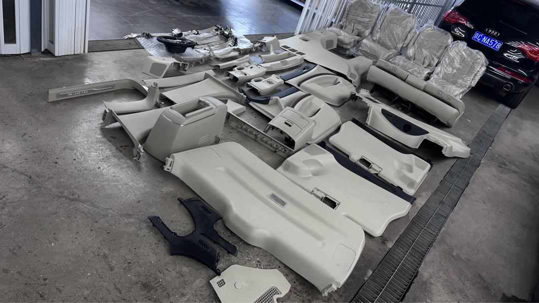 破烂的车变成新车,破烂的车子翻新