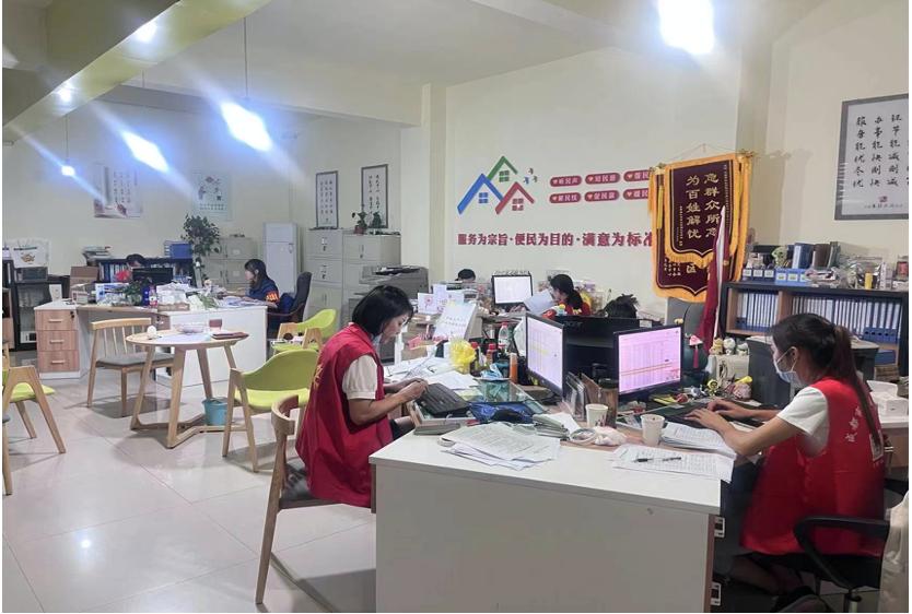 郫都区教育系统376名*党**员教师志愿者逆行而上战疫情