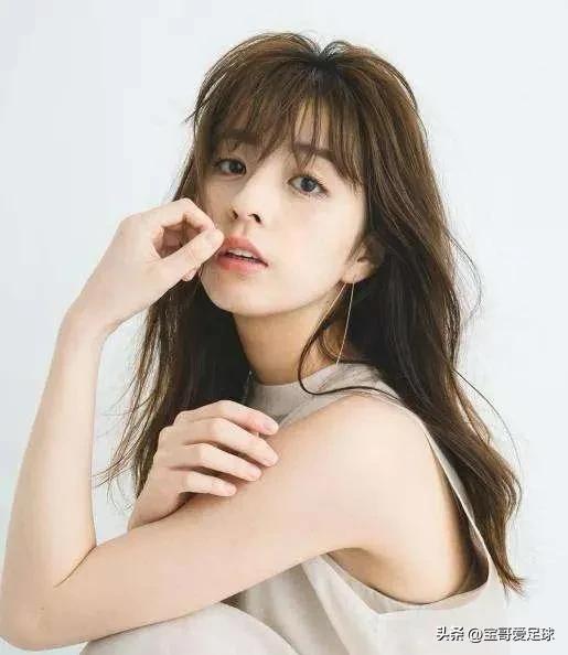 世界杯足球日本太太团,日本2018世界杯太太团