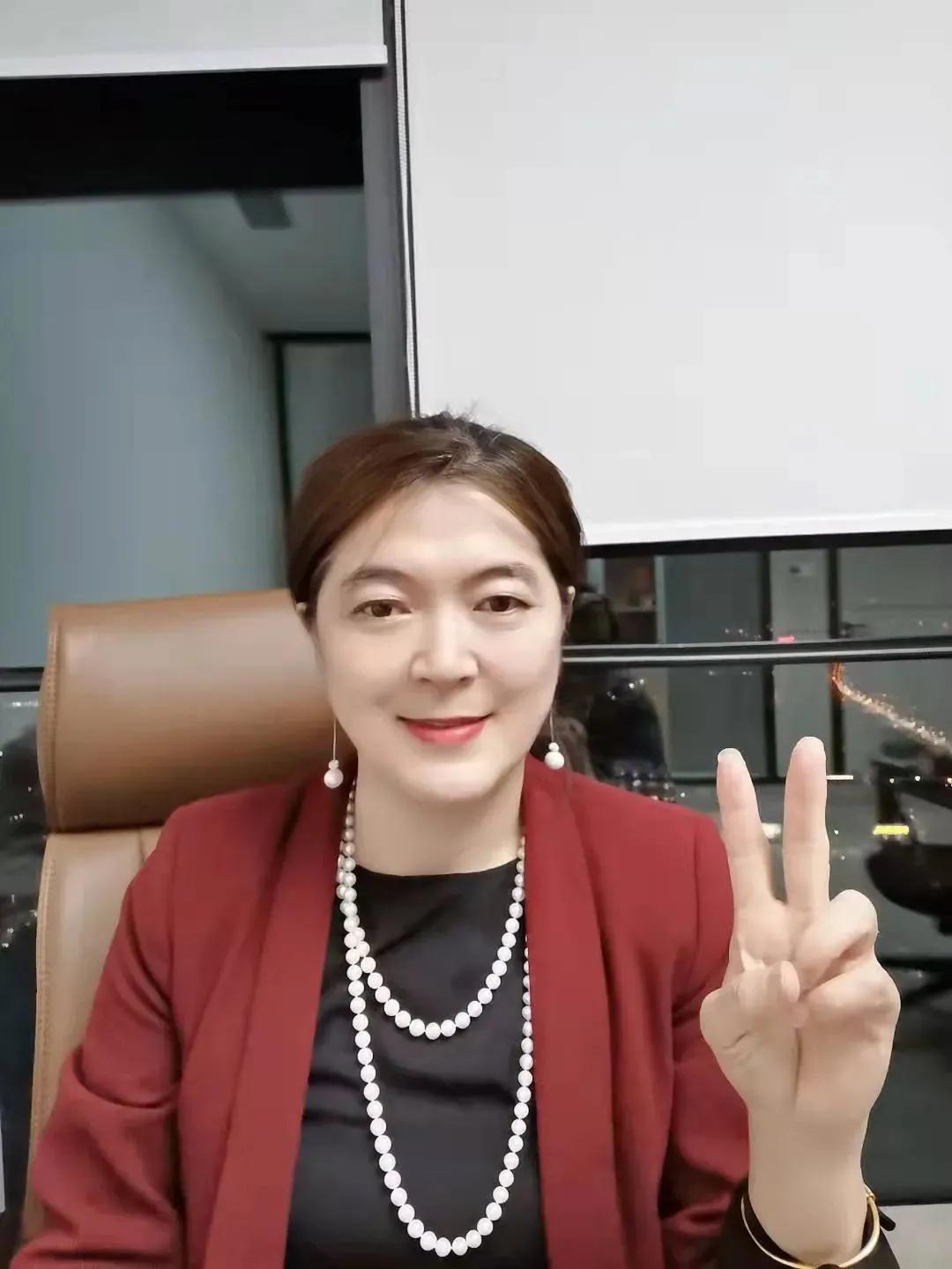 做一个风华正茂的女人,做一个知性美丽又魅力的优雅女人