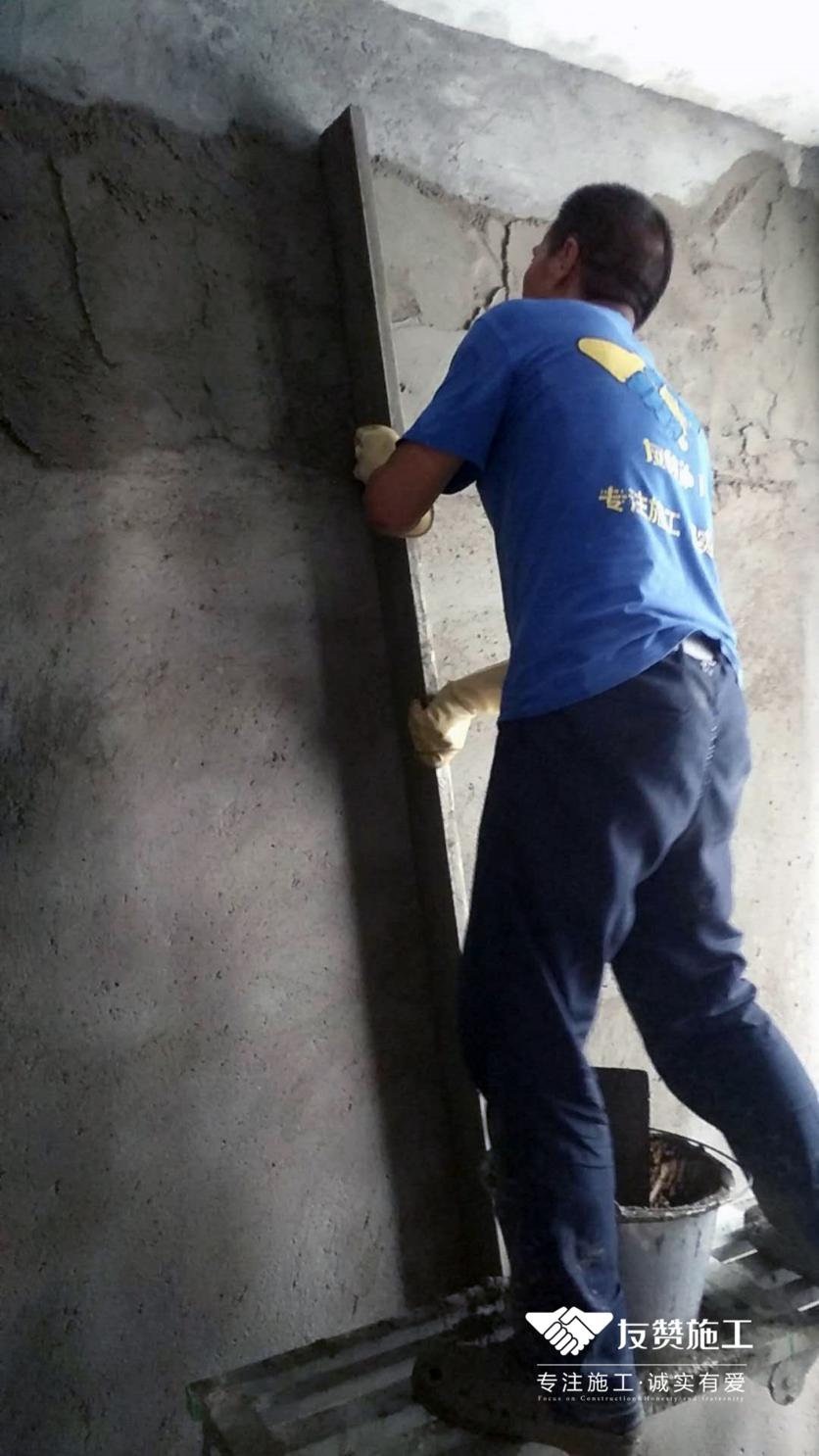 衣柜和墙面接缝处开裂怎么补救,墙面起皮起鼓开裂是什么原因引起