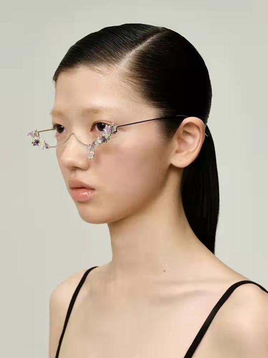 前卫设计师配饰品牌YVMIN尤目，如何让更多消费者接受设计风格？