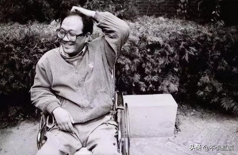 史铁生我与地坛轰动文坛,史铁生写了我与地坛震动文坛
