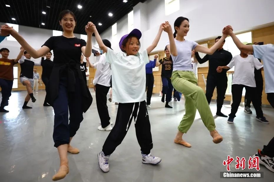 高原少年圆梦工体，这场媒体公益活动获华春莹点赞！