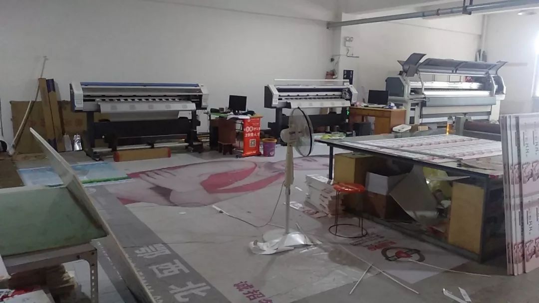 广告加工静电怎么解决,广告覆膜机如何消除静电