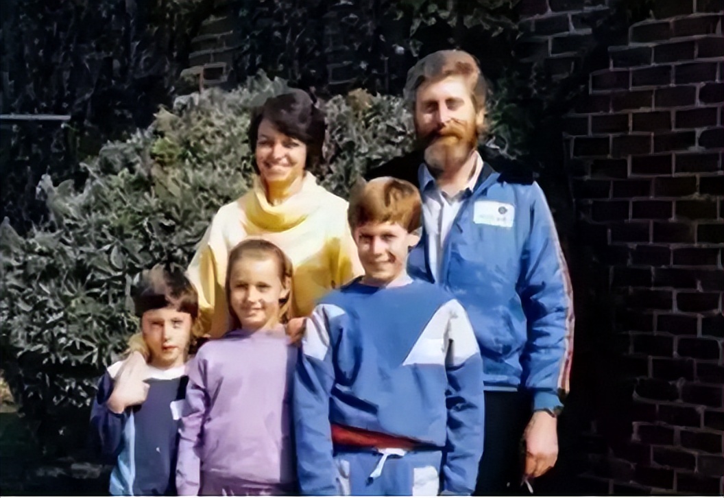 幽灵男孩“死亡”13年，遭护工非人虐待、性侵，没想到他早就醒了