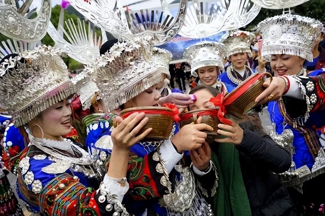 苗族古歌发源地是哪里,苗族文化有哪些古老的传统歌舞