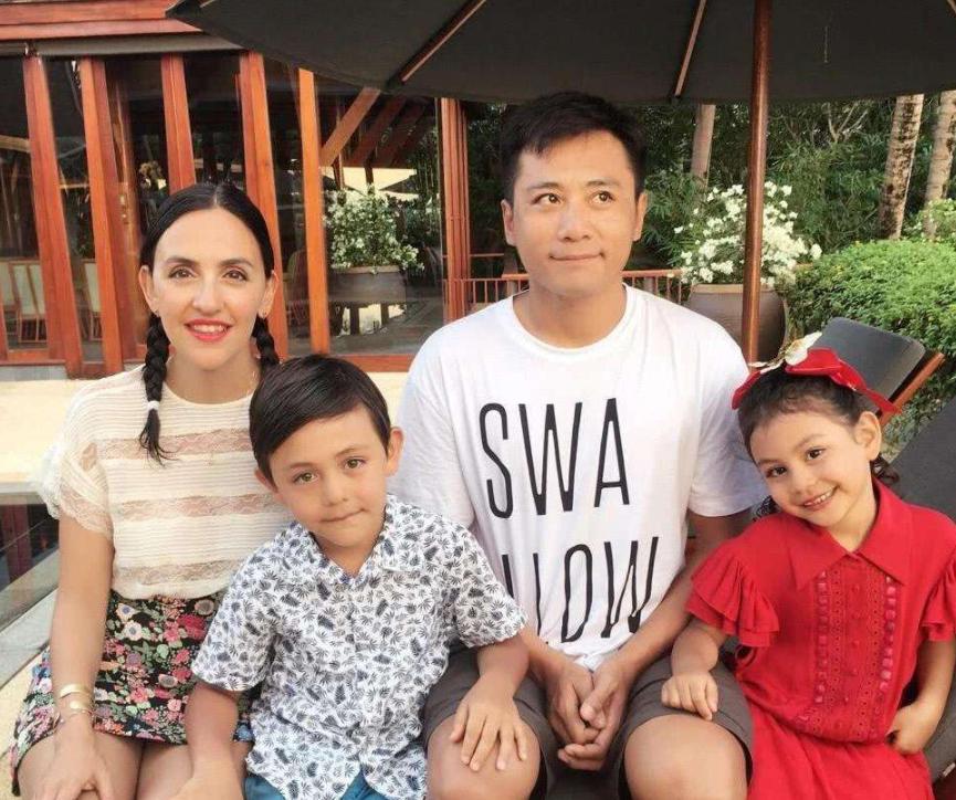 刘烨和谢娜结婚了没,刘烨与谢娜的爱情史