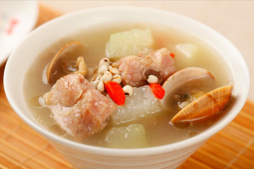 秋天气燥推荐三款营养粥,老年人秋天喝什么汤