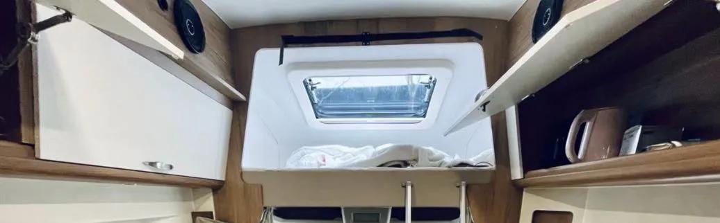 小区被封租房车过夜 (被封租房车过夜上海小伙)