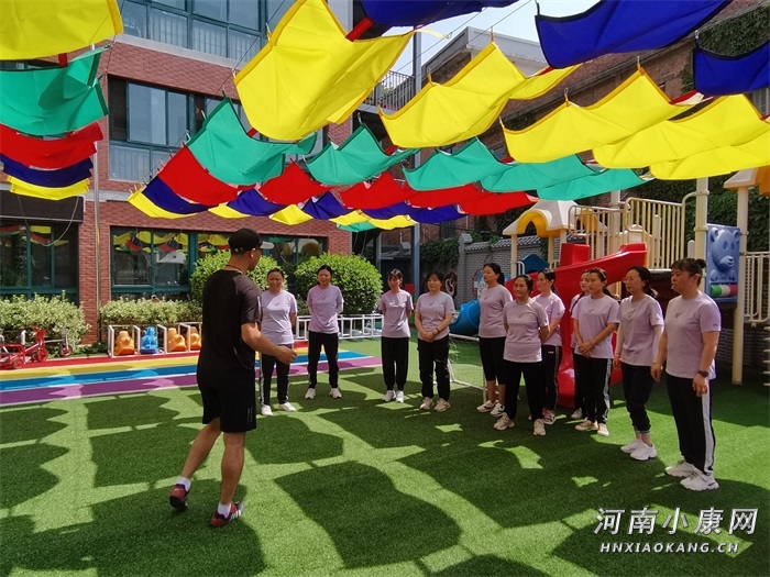 新街口青少年足球培训基地,幼儿园教师足球培训活动方案