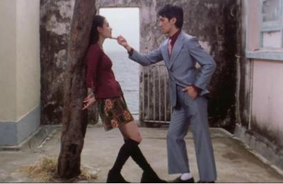 一个年轻的时候的星爷,星爷留给一代人的回忆