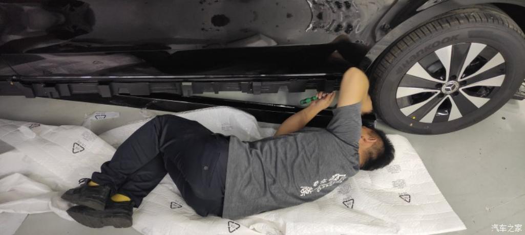 青岛奔驰商务威霆改装联系方式,威霆改装迈巴赫内饰