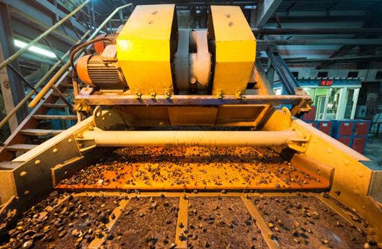 飞越俄罗斯上空,世界目前最大的钻石矿