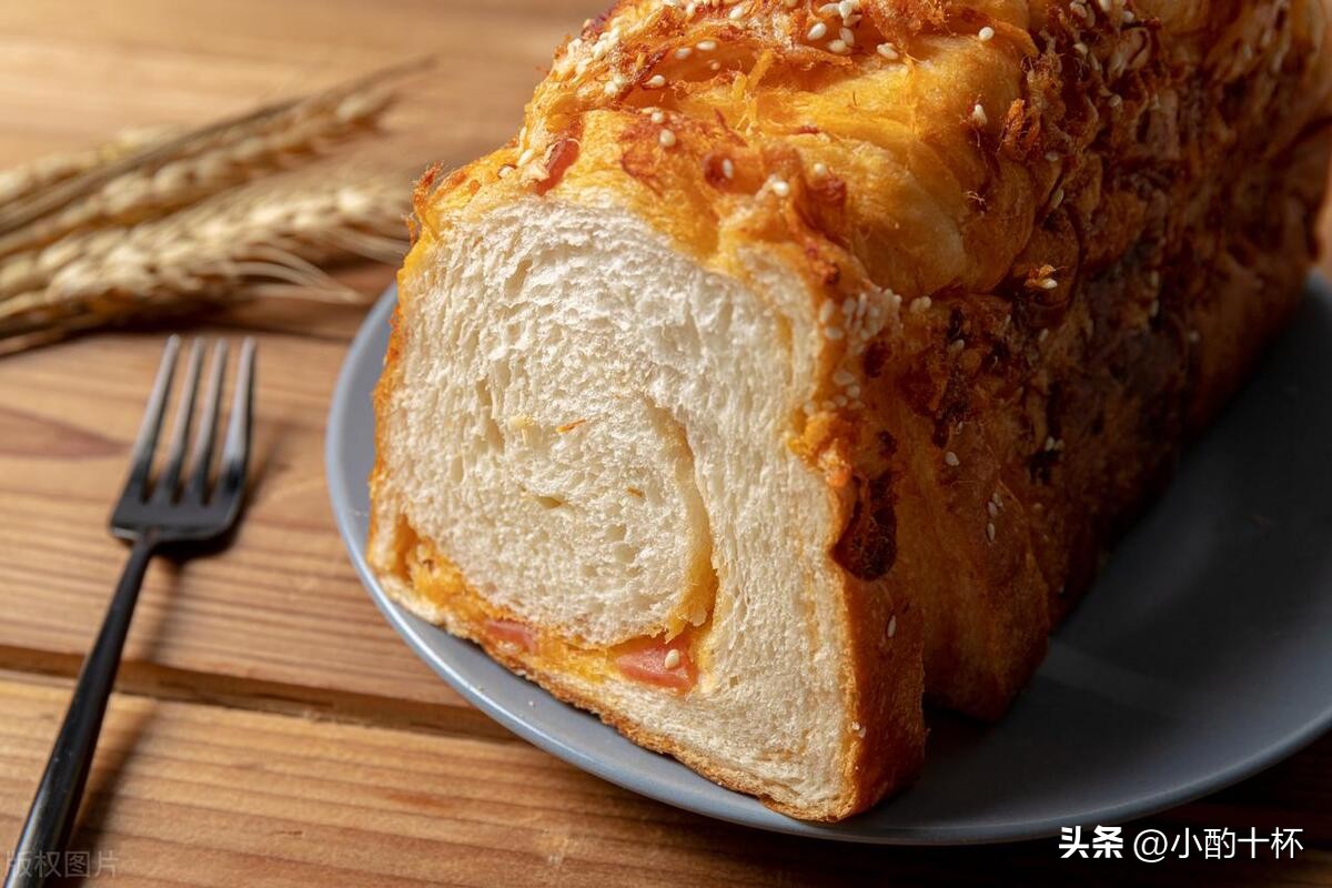 上海人排队买日本料理,上海人排队买鲜肉月饼