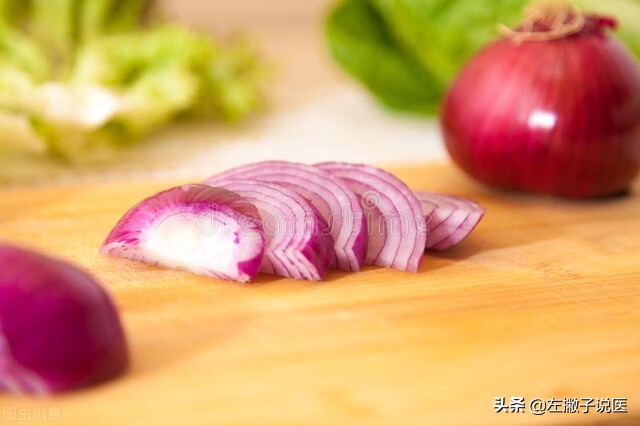 洋葱是真的可以降血脂,七旬大爷吃洋葱泡醋降血压案例