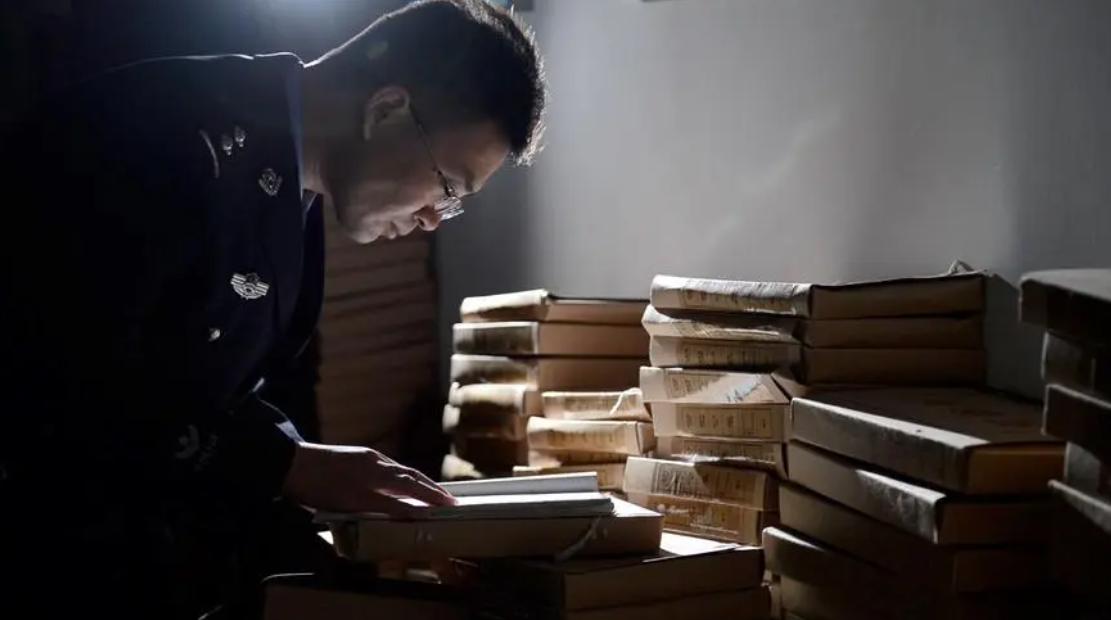 村支书在职如何认定贪污,村长村支书属于国家人员吗