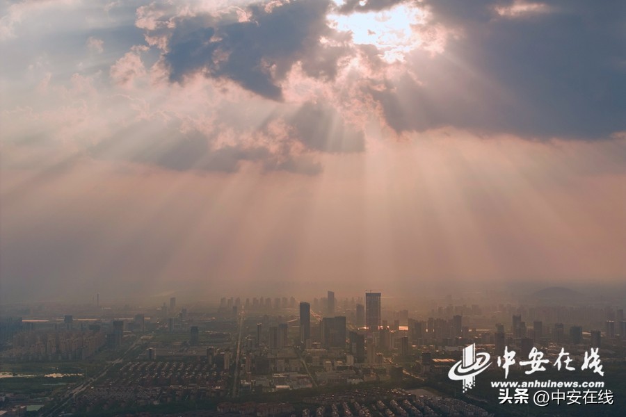 阳光破云而出的图,阳光破茧而出