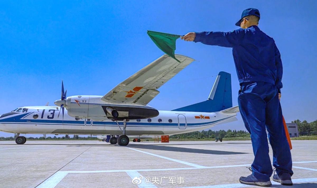 飞行员训练舰,福建舰搭载了什么类型的舰载飞机