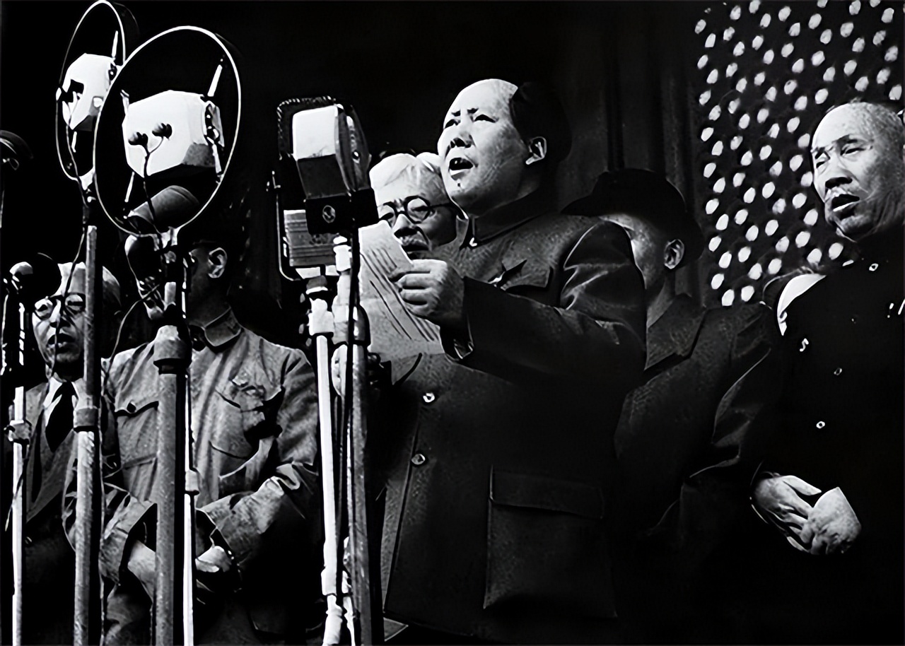 49年征集*旗国**图案，一作品得185票，为何终选仅得15票的五星红旗