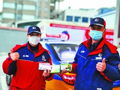 这一年我们一起携手走过,过去的一年我们一起携手走过