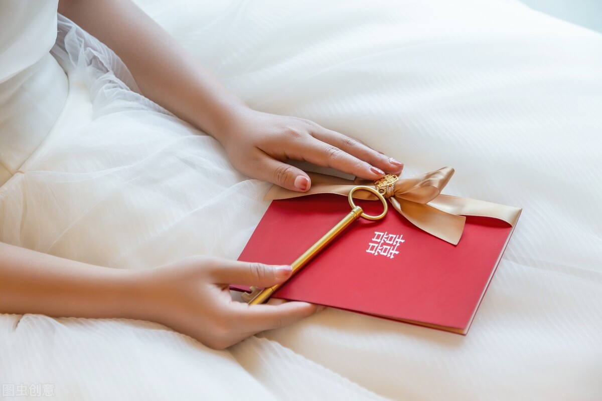 婚礼请柬领导的正规写法,给领导如何发婚礼请柬信息