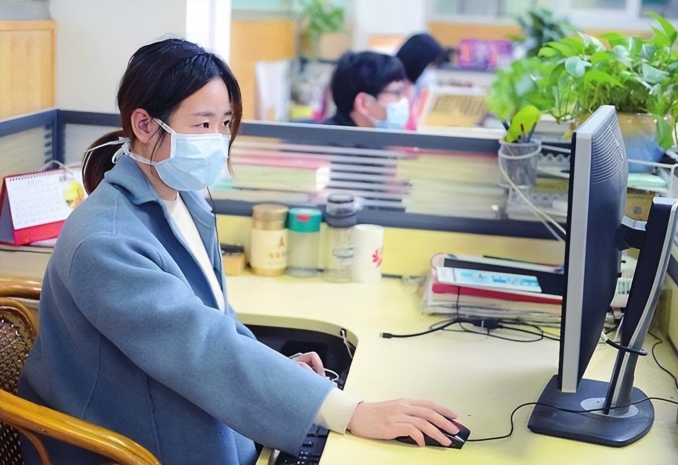 上海毕业生真实工资,上海本科生月入10万