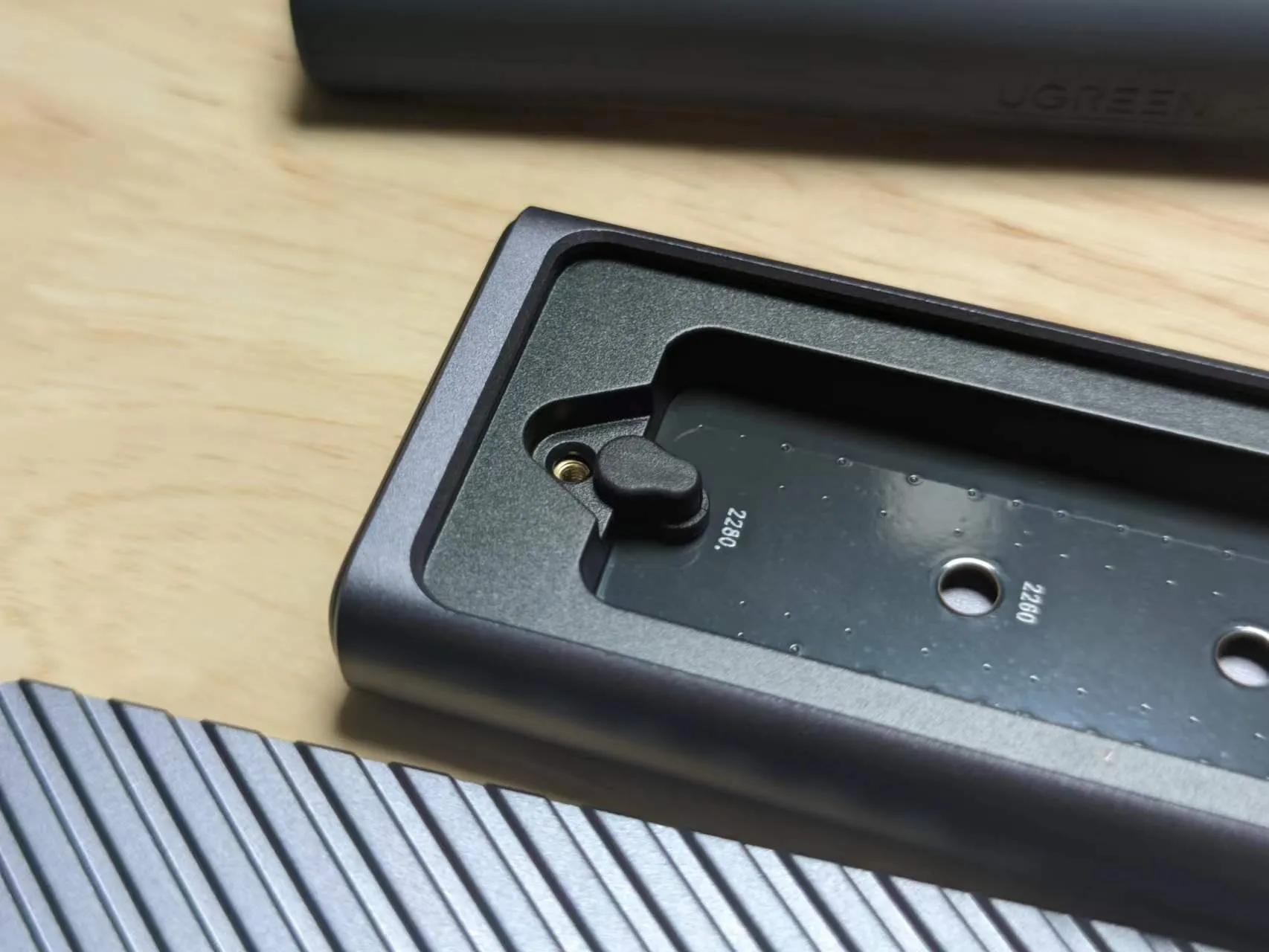 绿联nvme固态硬盘盒测评,绿联sata2.5硬盘盒怎么选