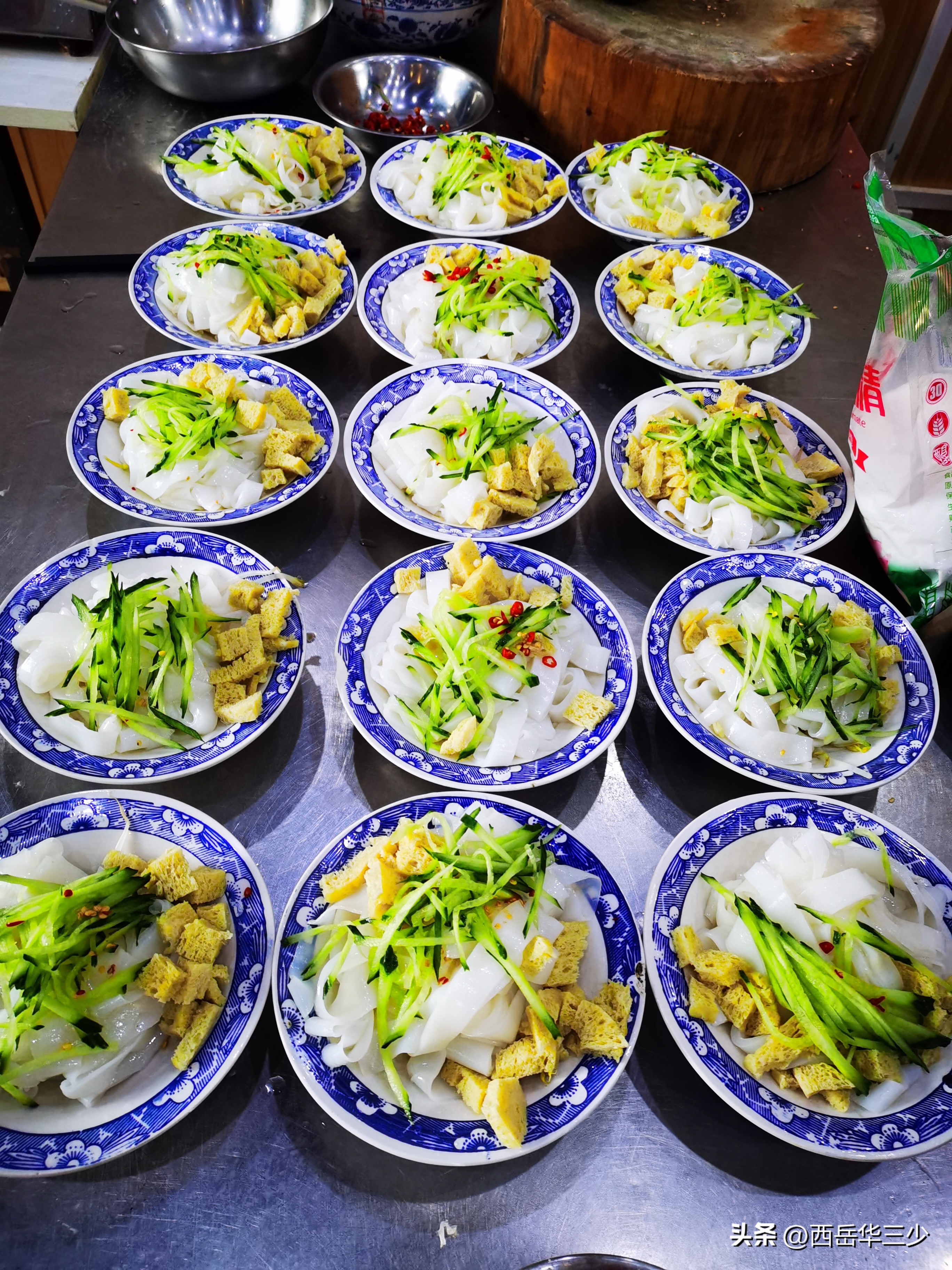 凉皮制作的详细工序,做凉皮需要几个步骤