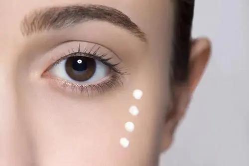 哪些护肤要避开眼周,护肤小课堂关于眼周纹路的小知识