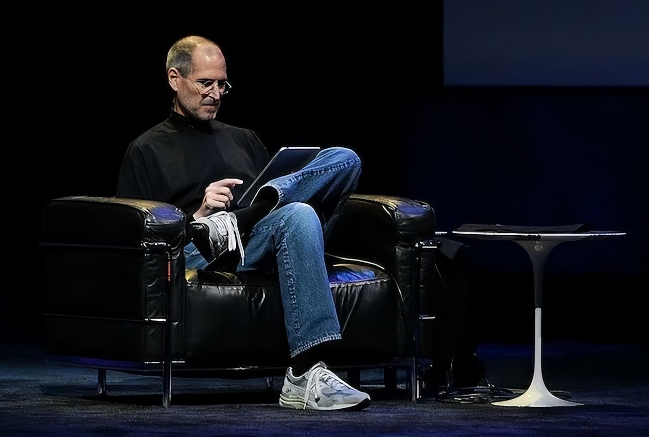 日本设计师三宅一生经典语录,日本顶级三宅一生设计