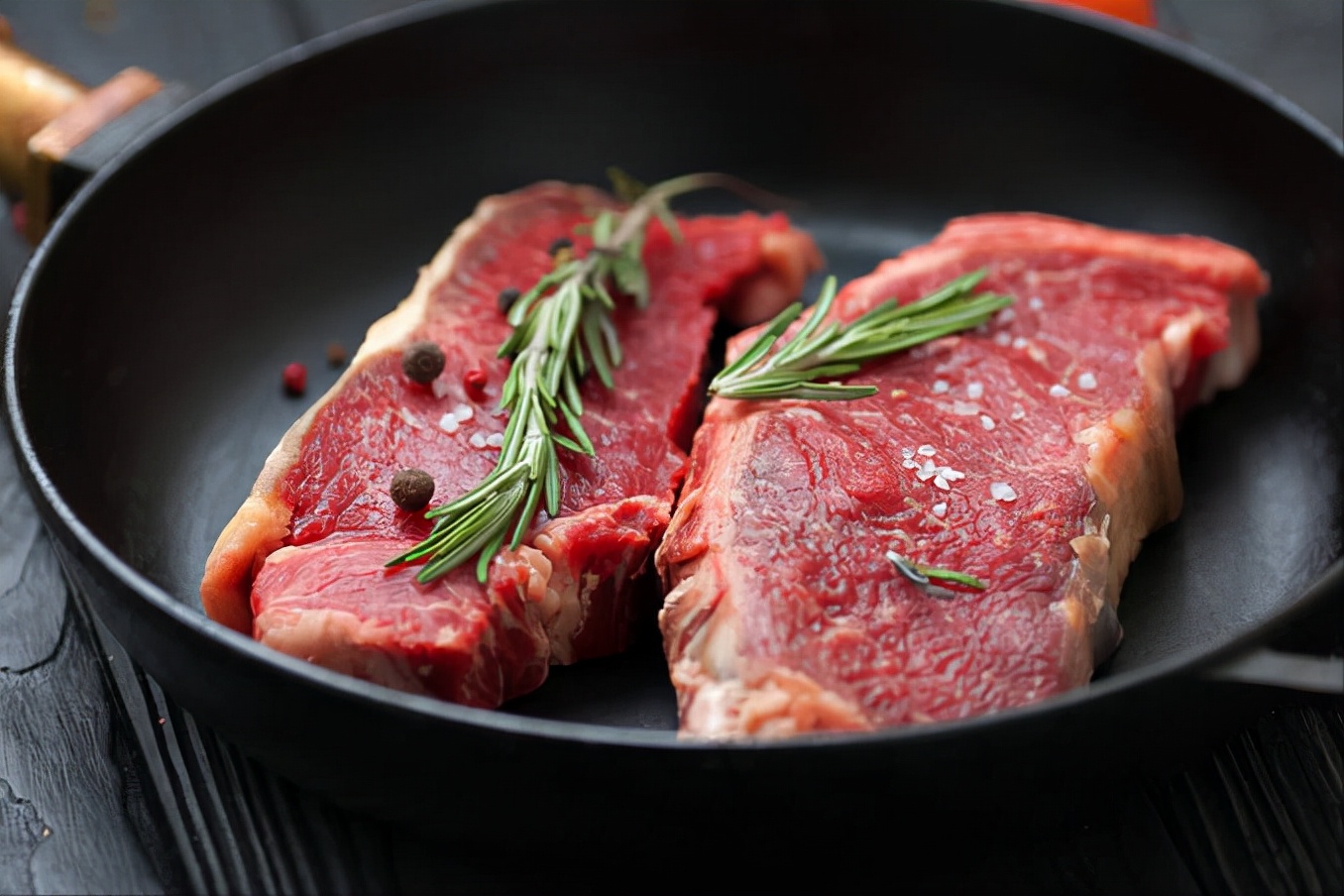 炒菜锅什么不锈钢锅最好,炒菜锅怎么选铁锅不锈钢锅不粘锅