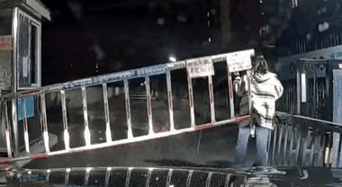 站着走路腰不舒服坐着没事,走路累了倒走能缓解吗