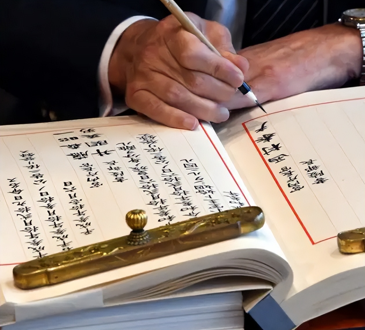 日本首位平民皇后：因打网球被太子看上，嫁入皇室后却被逼得抑郁