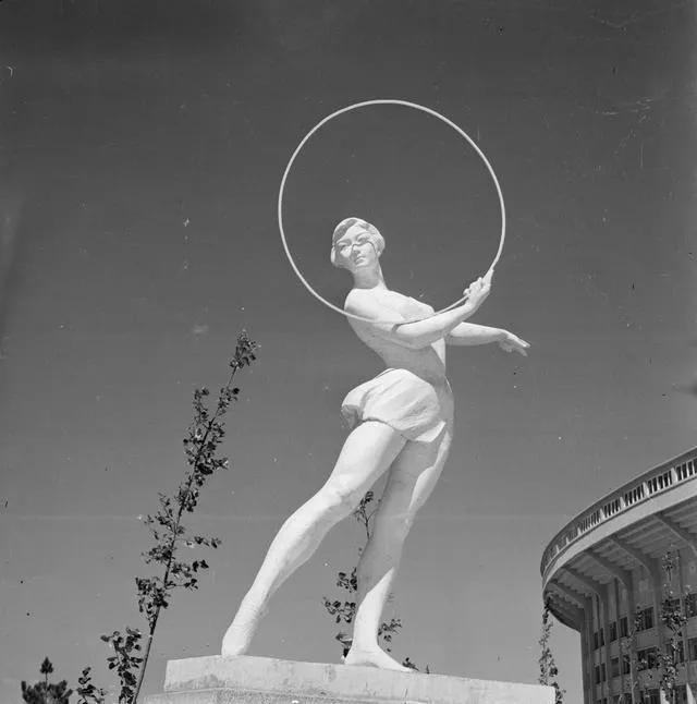 北京体育场雕塑工作室,北京工人体育馆门口雕塑原型