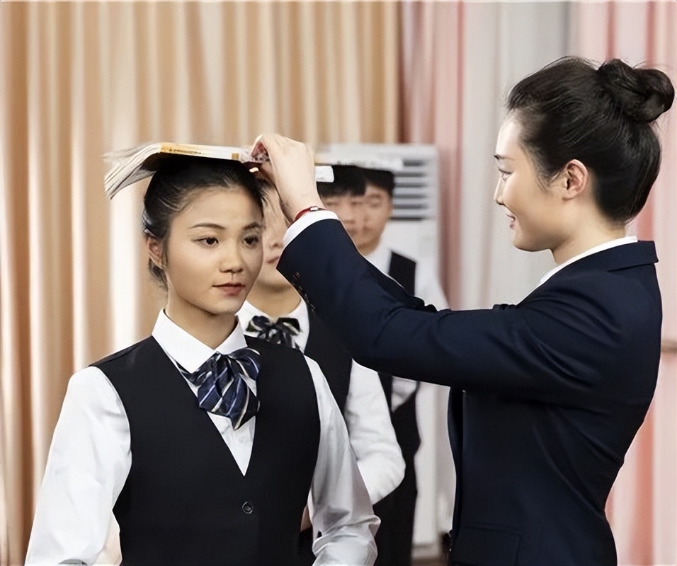 秋季报名火热进行中|十大理由告诉你,择校为什么选择海南新东方