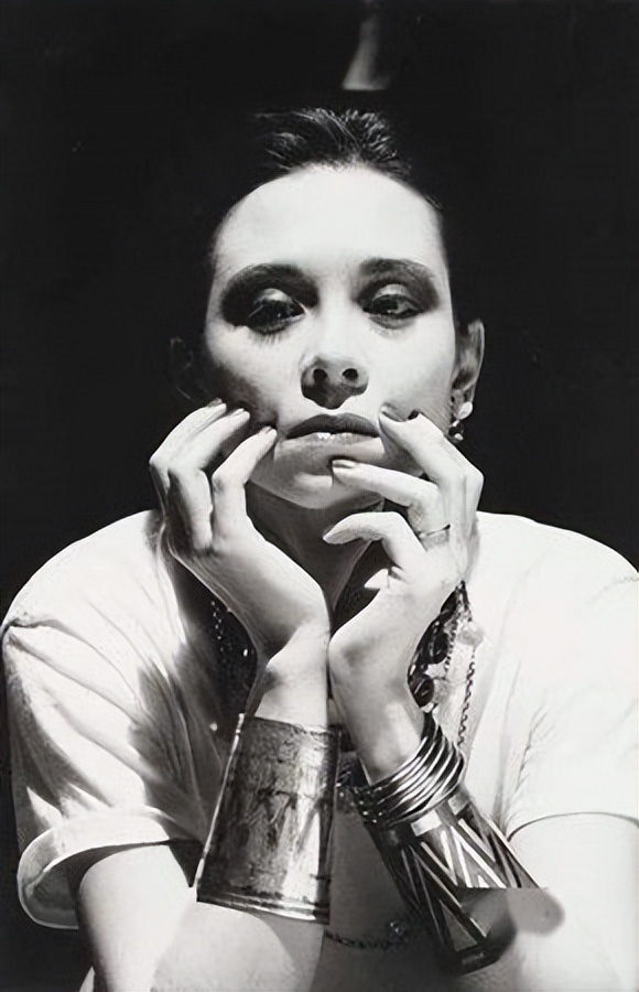 周天娜怎么感染艾滋病的,周天娜艾滋病谁传染的