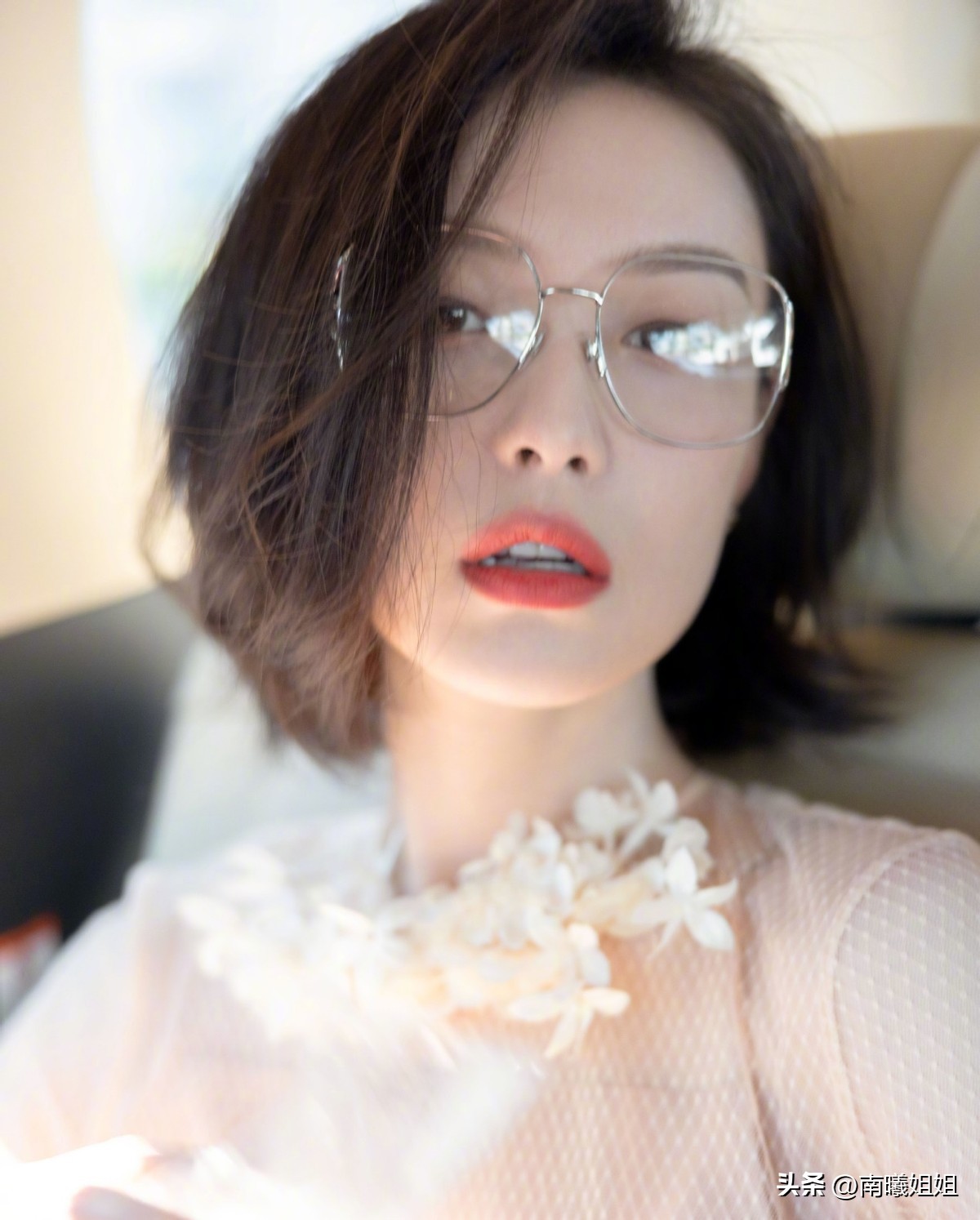 30-40岁圆脸过肩发型减龄短发图片,圆脸发型女2020流行发型过肩