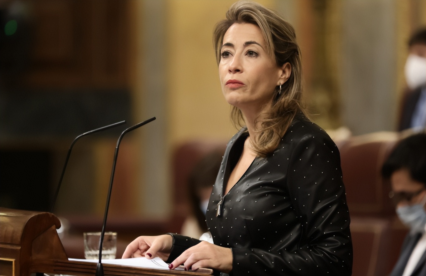 西班牙花2亿多造火车,西班牙两年时间花19亿造火车