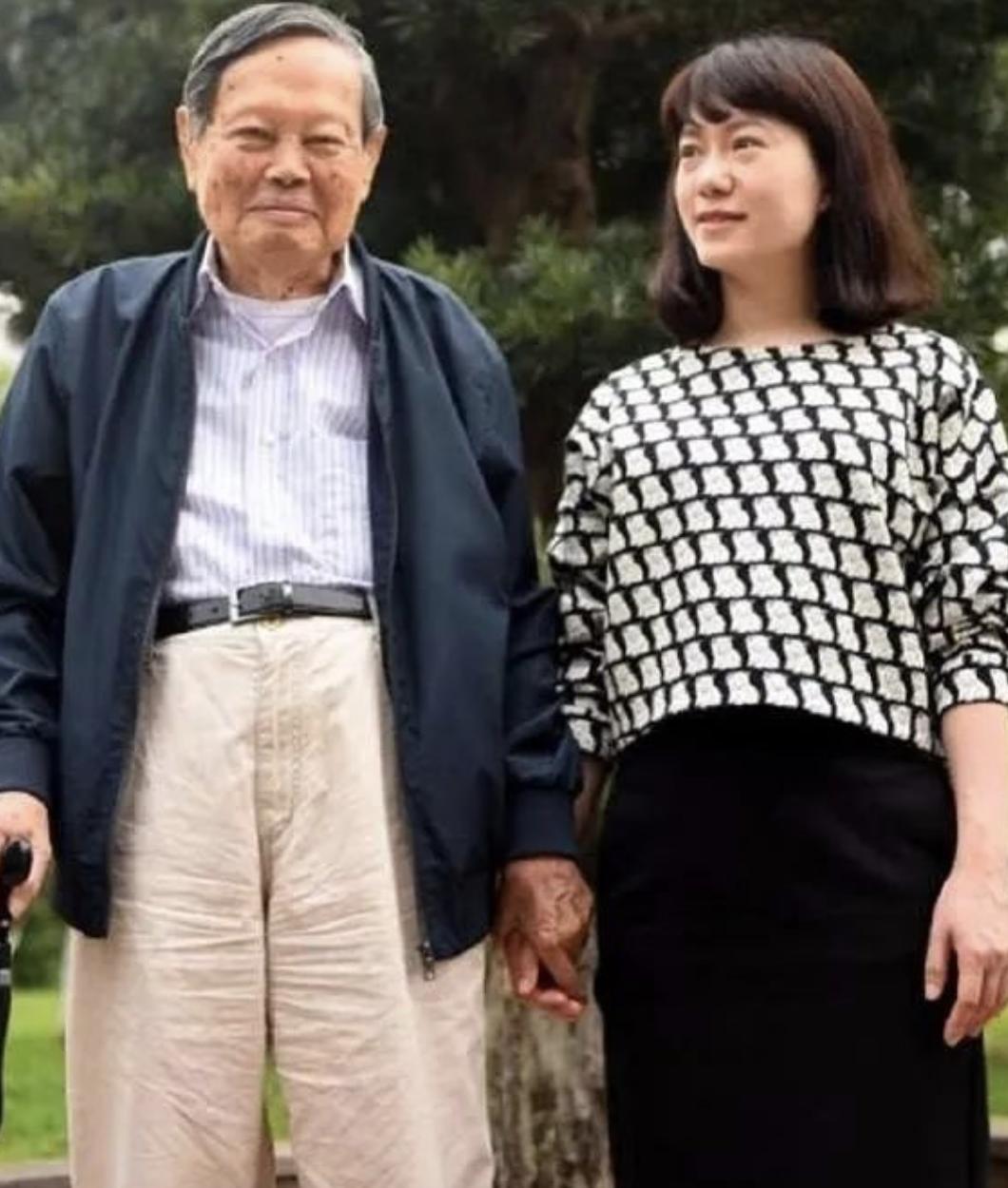 43岁翁帆和97岁杨振宁结婚了吗,翁帆和杨振宁多大岁数结婚