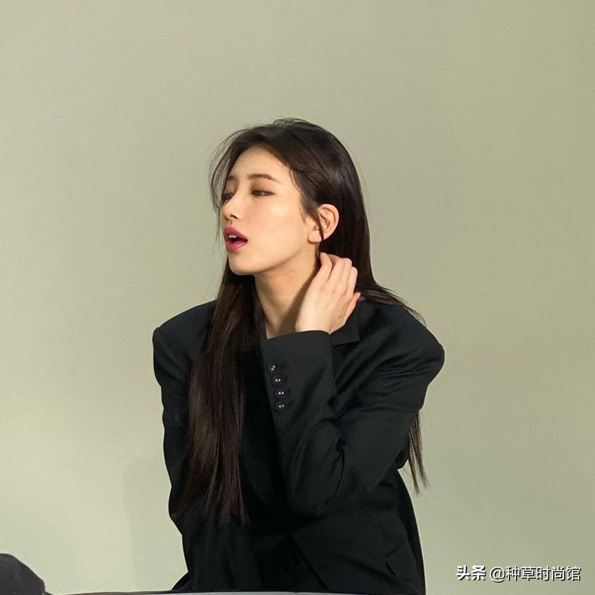 八字刘海怎么打理才不会显头秃,12岁圆脸头秃长发适合剪什么刘海