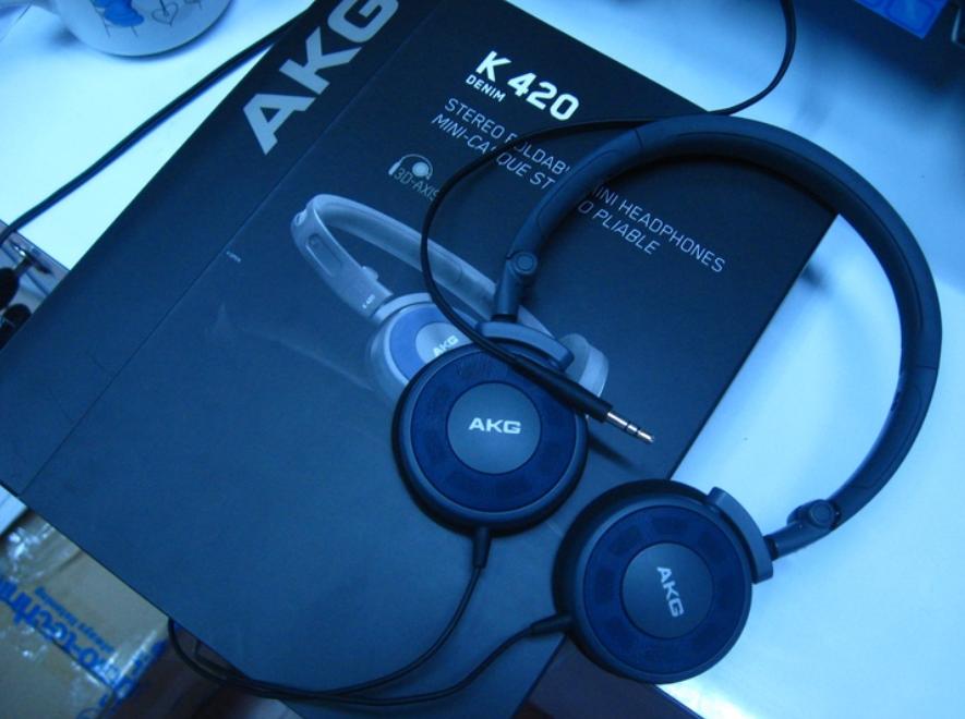 鏂囧墤灞呭＋,akgk绯诲垪鑰虫満