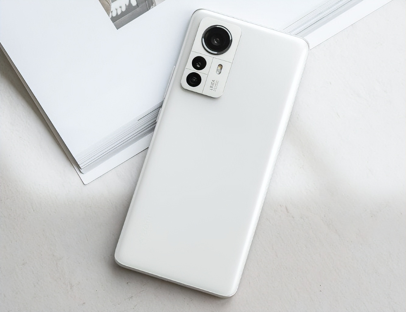 小米12spro,小米12spro手机还值得买吗