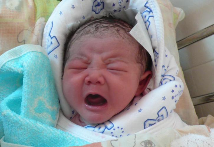 新生儿月子期间体重下降怎么办,月子里20天宝宝体重下降了正常吗