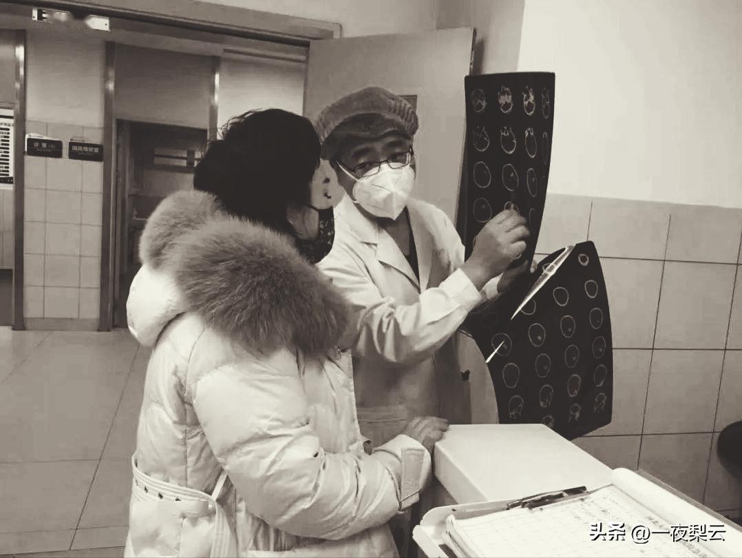 15岁女孩街头扮牛被人骑点赞,15岁女孩街头扮牛后续