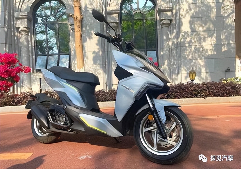 光阳krv180对比三阳drg158,雅马哈nvx155和三阳drg158