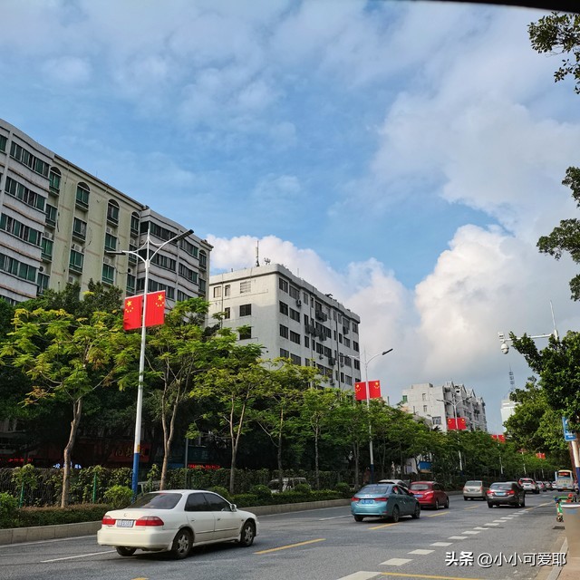 女生上班怎么发朋友圈说明她忙,女孩子在上班怎么发朋友圈