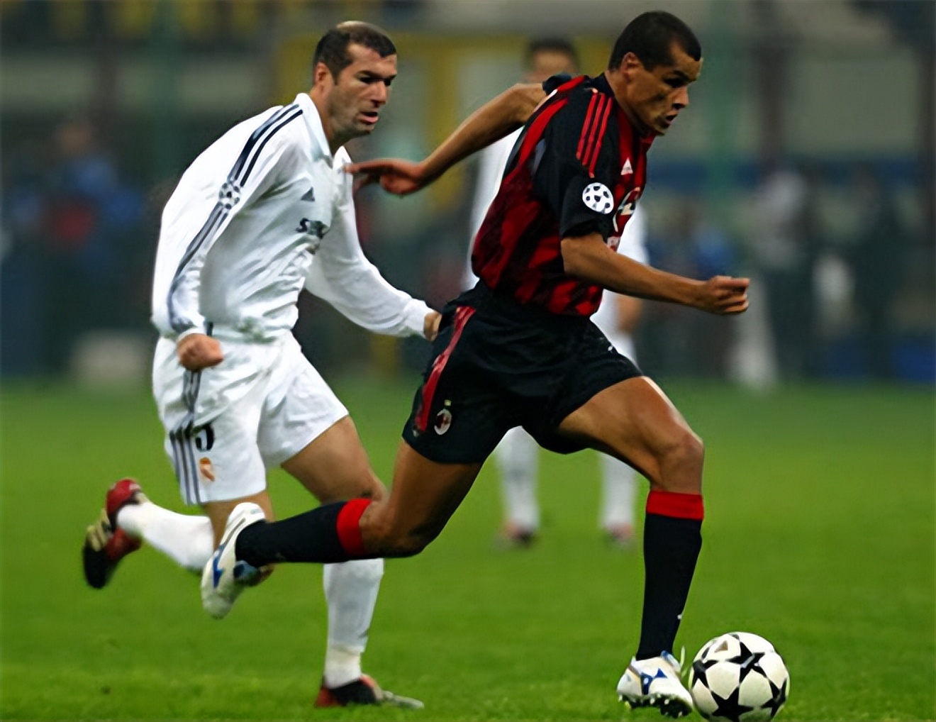 齐达内对阵里瓦尔多,里瓦尔多吊打齐达内