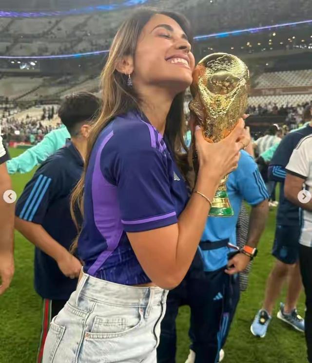 梅西感情史,梅西苏亚雷斯爱情故事