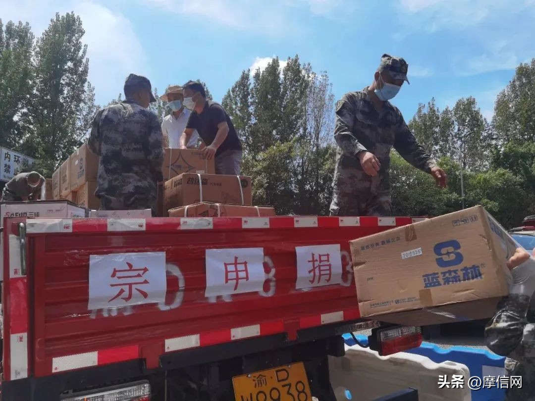 迎战川渝山火的消防员,重庆众志成城对抗山火